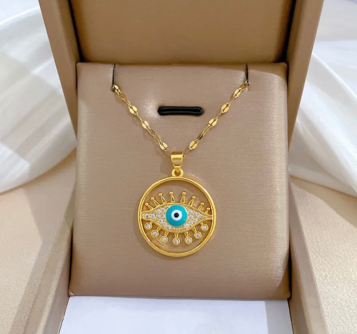 Third eye pendant necklace