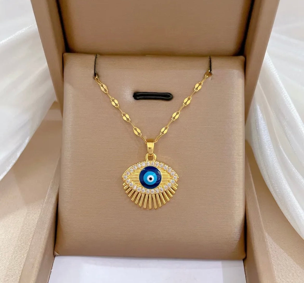 Third eye pendant necklace